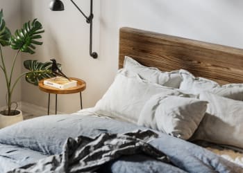 Spacious bedroom at Wolf Ridge in Stayton, Oregon 