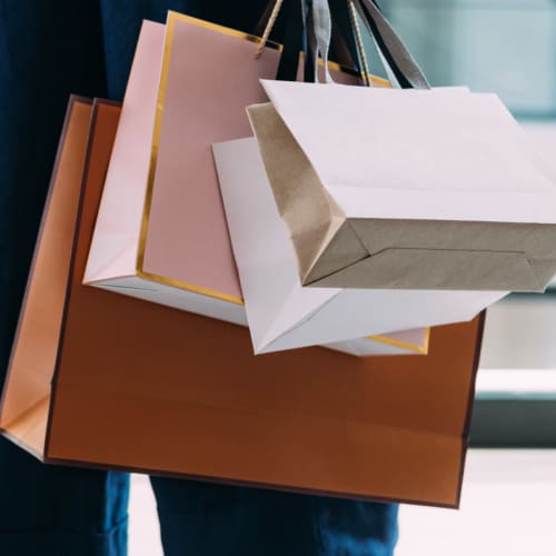 Shopping near Shelby Commons in Minneapolis, Minnesota