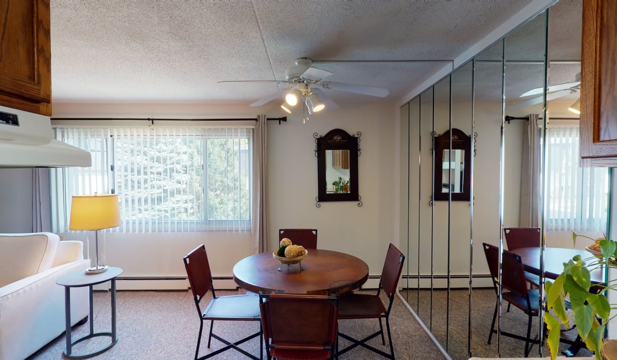 Dining table at Tanglewood Apartments & Townhomes in Erie, Pennsylvania
