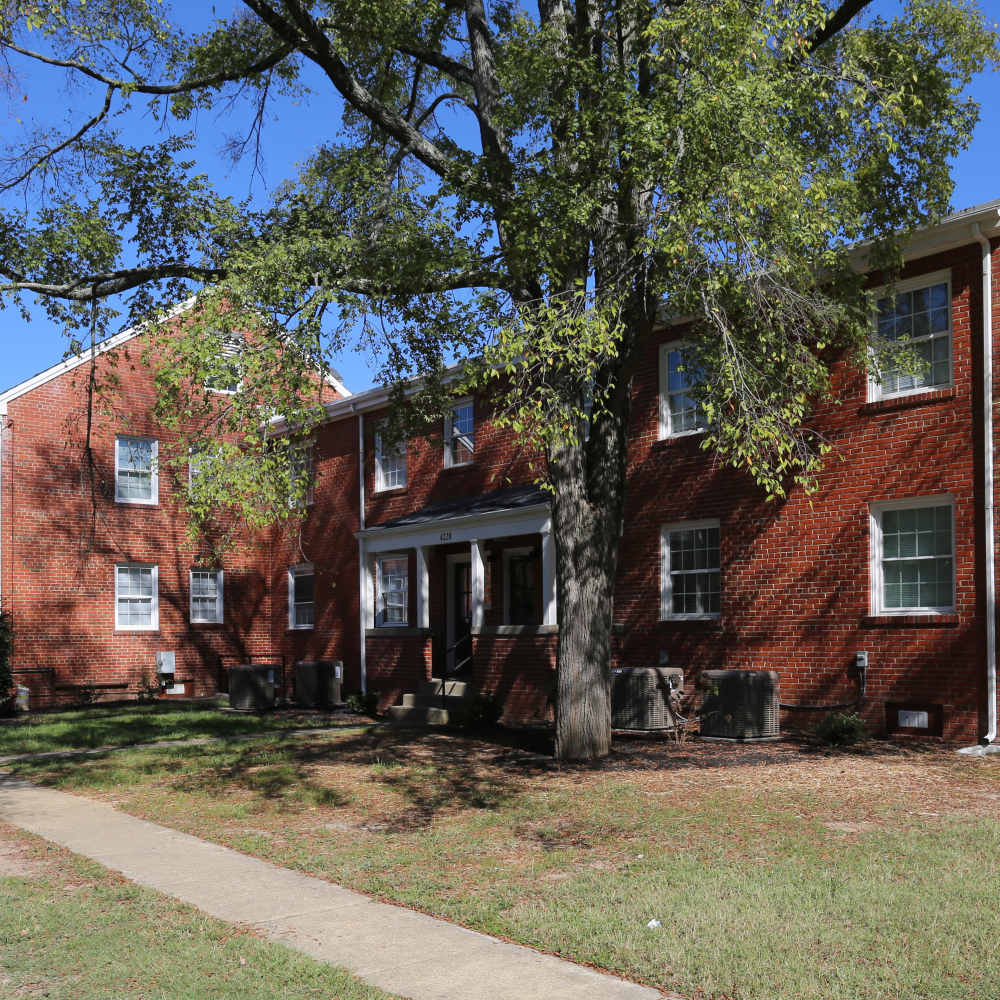 Green surroundings at Terraces at Bellevue in Richmond, Virginia