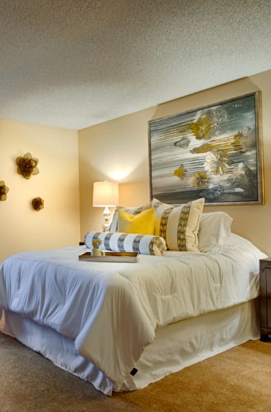 Master bedroom at Avia McCormick Ranch Apartments in Scottsdale, Arizona