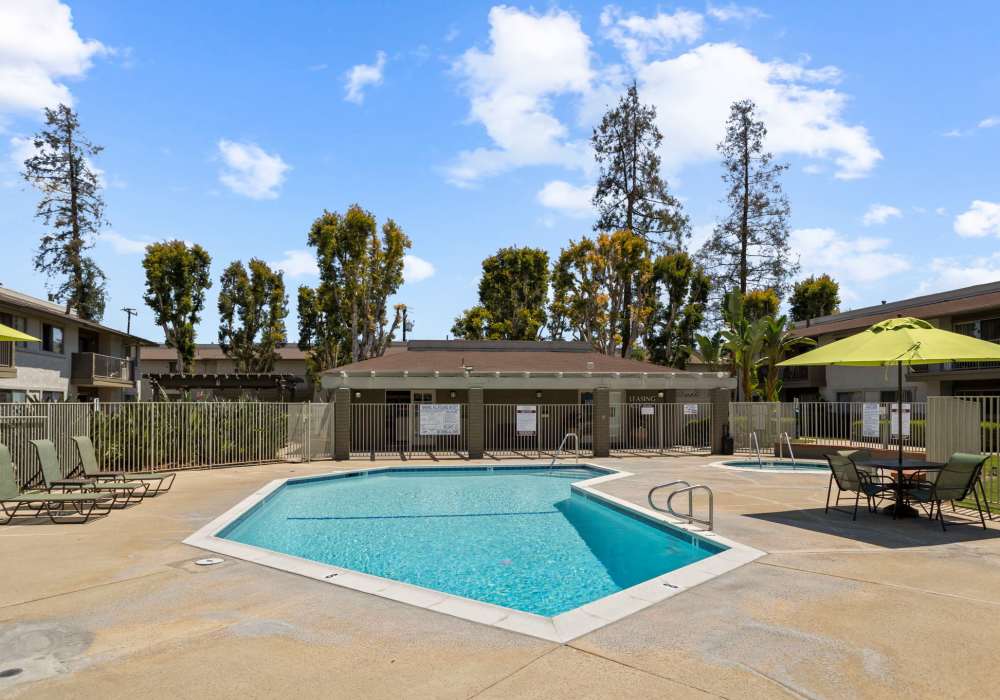 Hot tub and pool at Strada Apartments in Orange, California